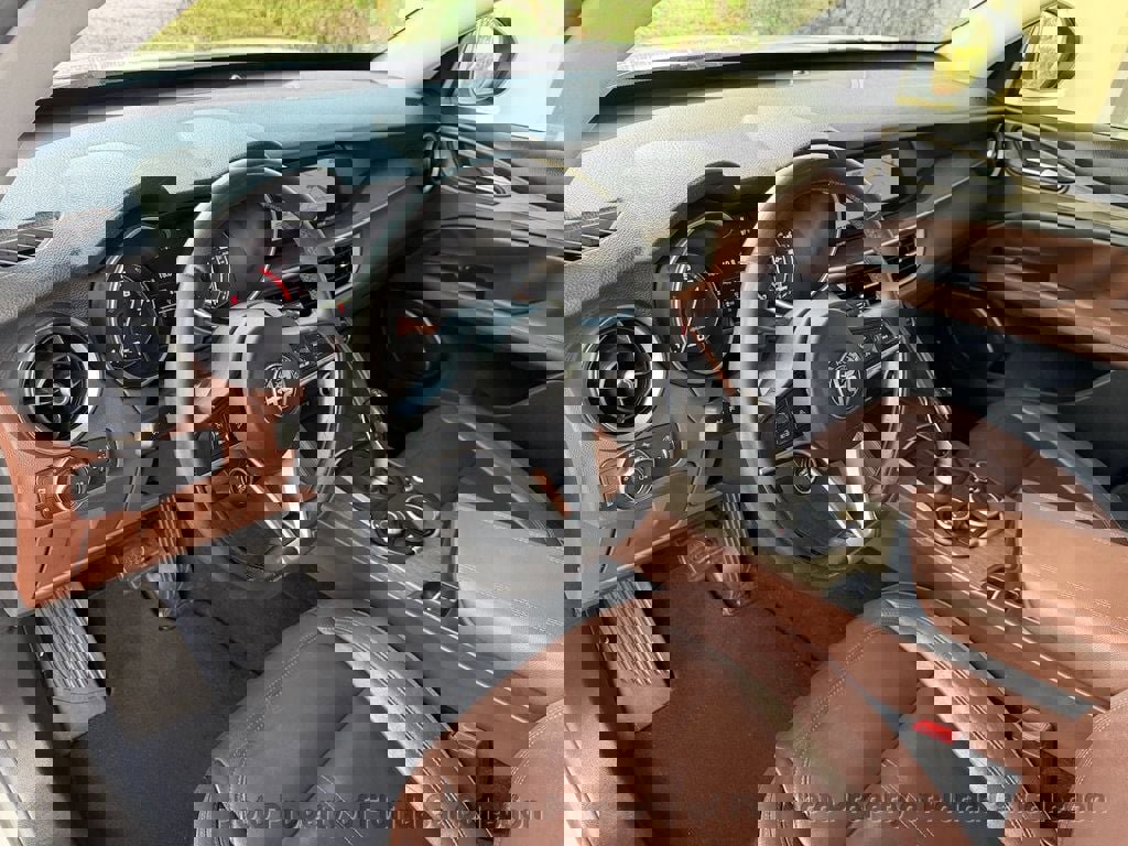 Used 2018 Alfa Romeo Stelvio Ti image 37