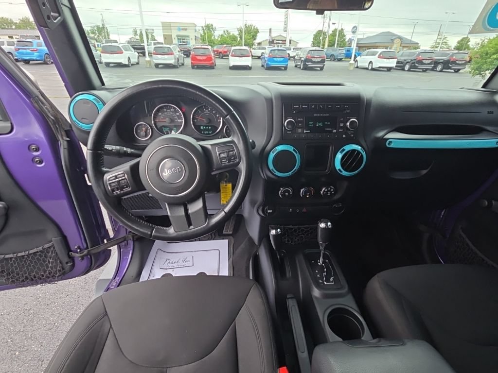 Used 2018 Jeep Wrangler Unlimited Sport w/ Connectivity Group AWD/4WD image 34