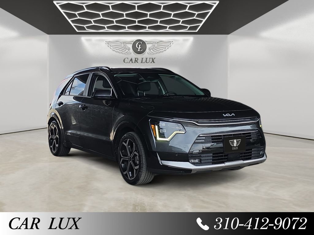 Used 2023 Kia Niro SX Touring image 6