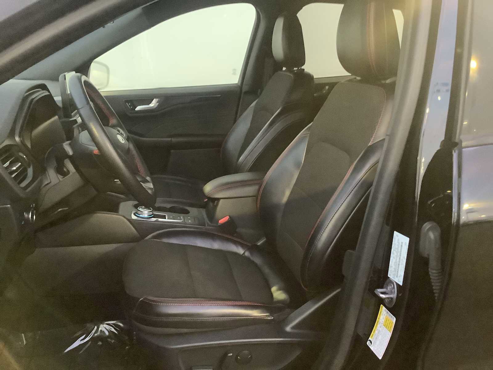 Used 2024 Ford Escape ST-Line image 11