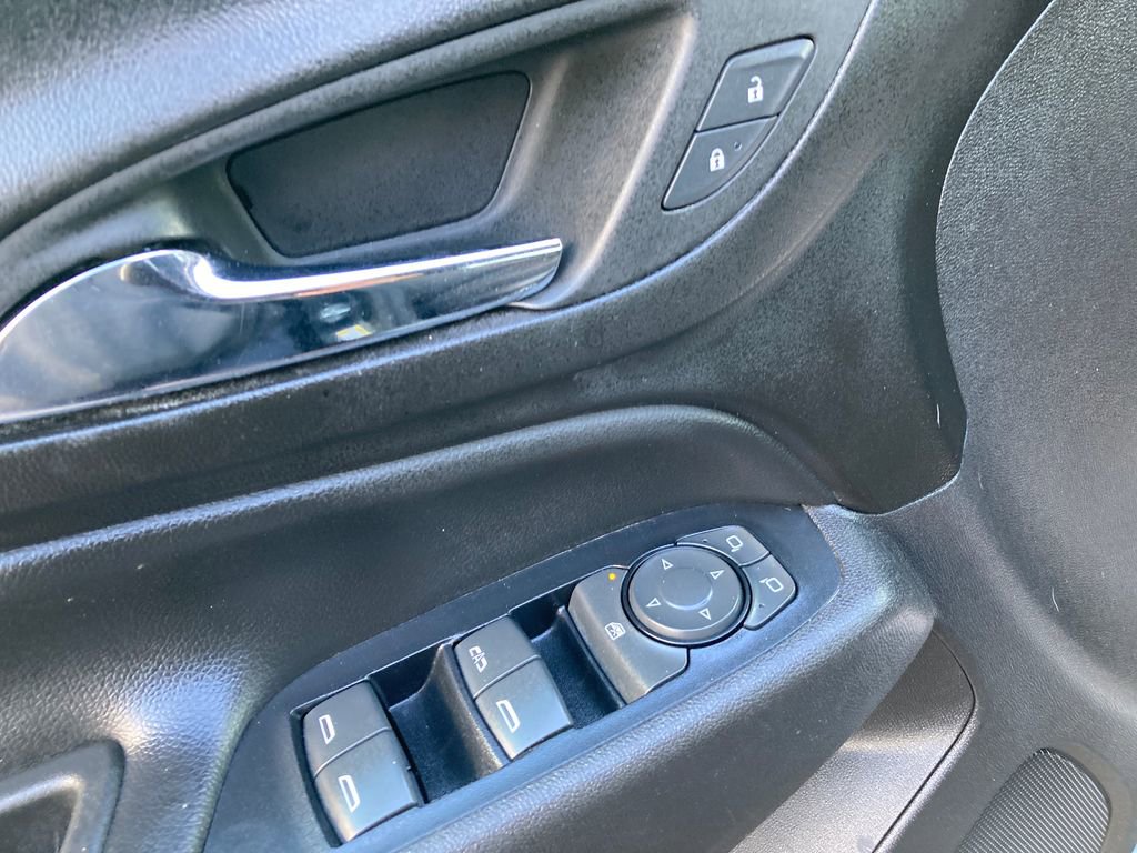 Used 2019 Chevrolet Equinox LT image 14