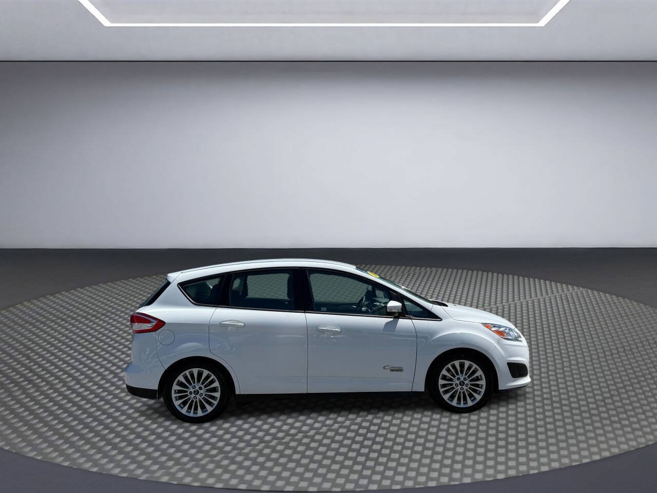 Used 2017 Ford C-MAX Energi SE w/ Interior Protection Package FWD image 8