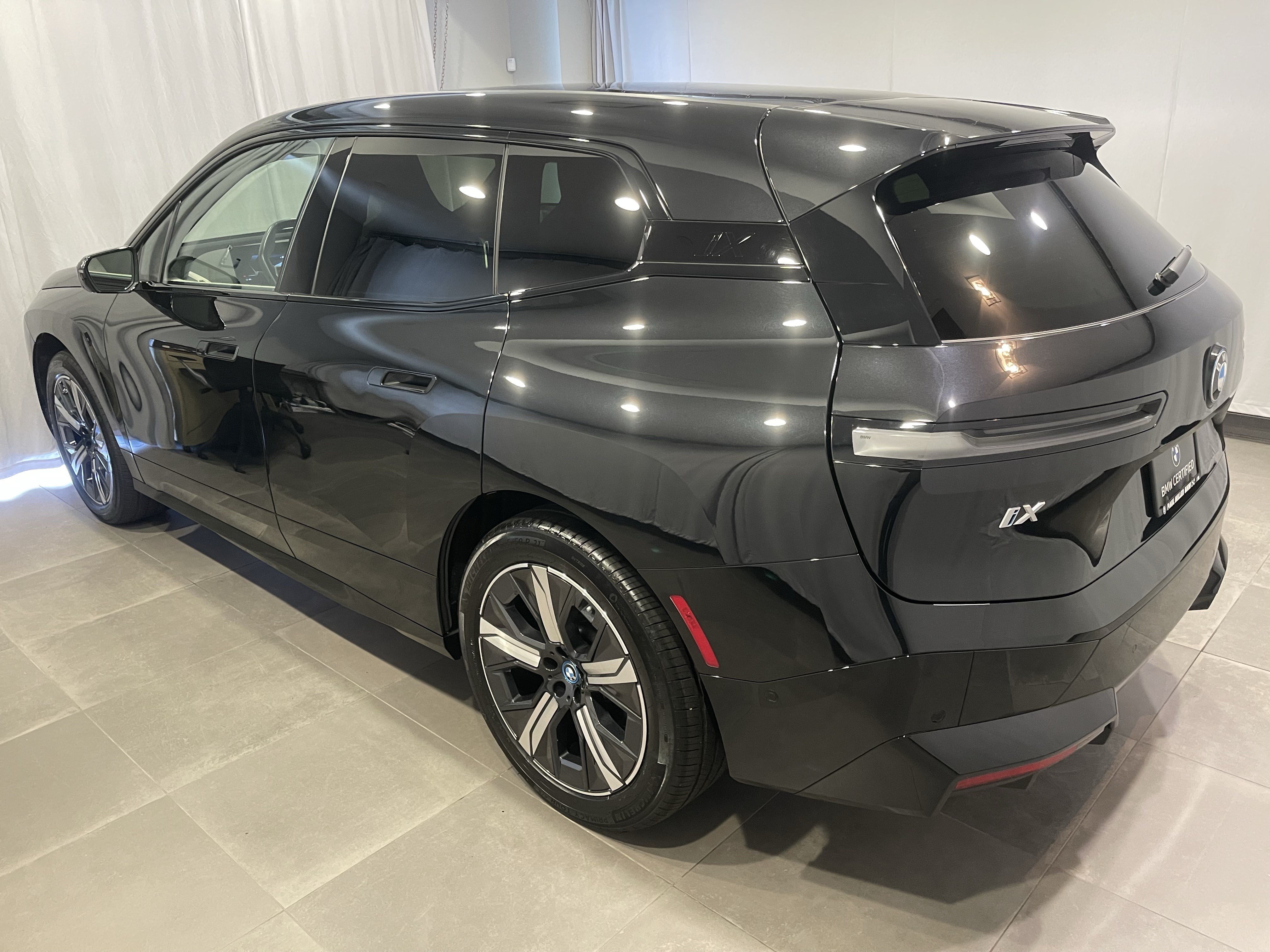 Certified 2024 BMW iX xDrive50 w/ Sport Package AWD/4WD image 4