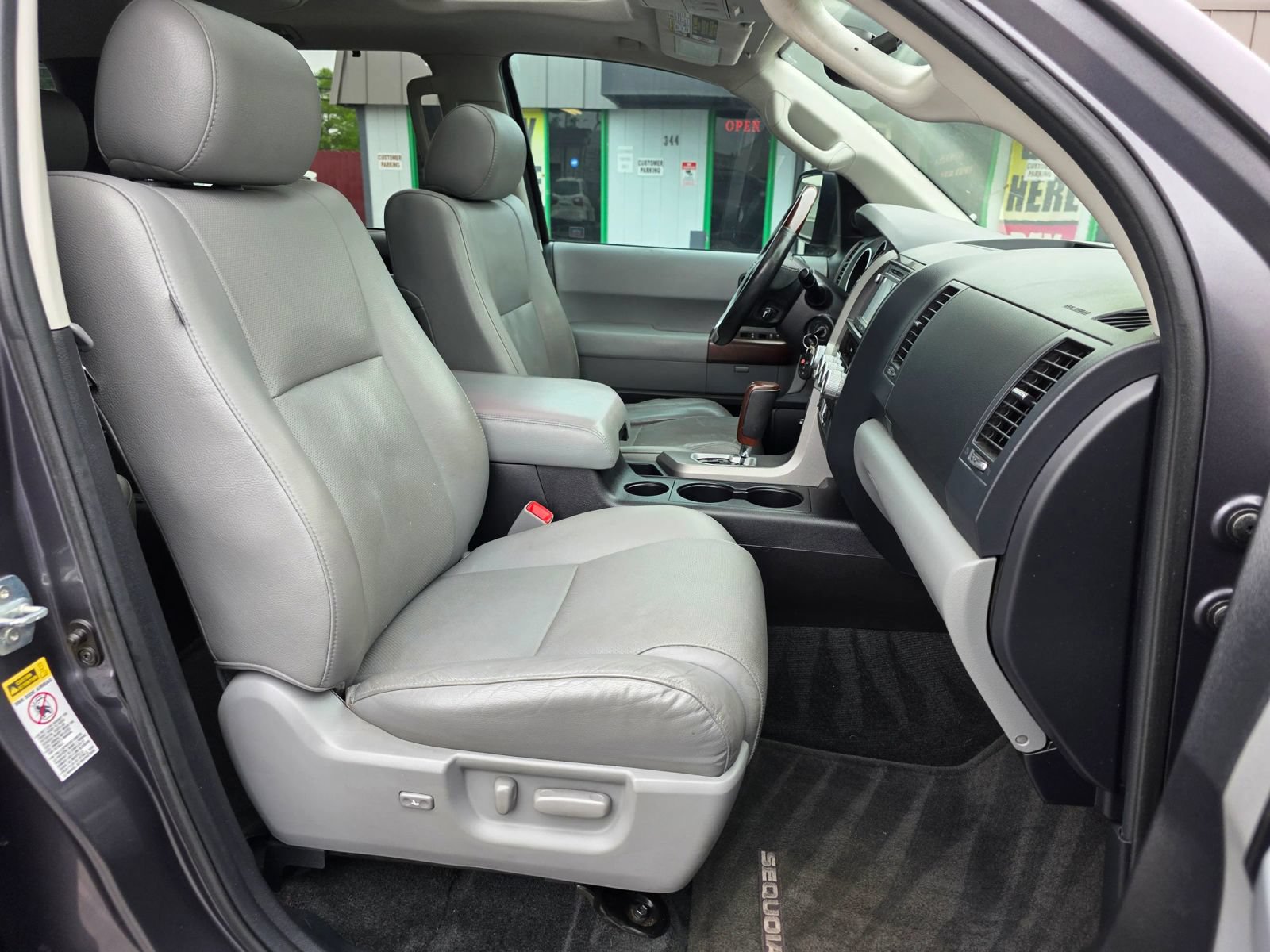 Used 2014 Toyota Sequoia Platinum AWD/4WD image 11