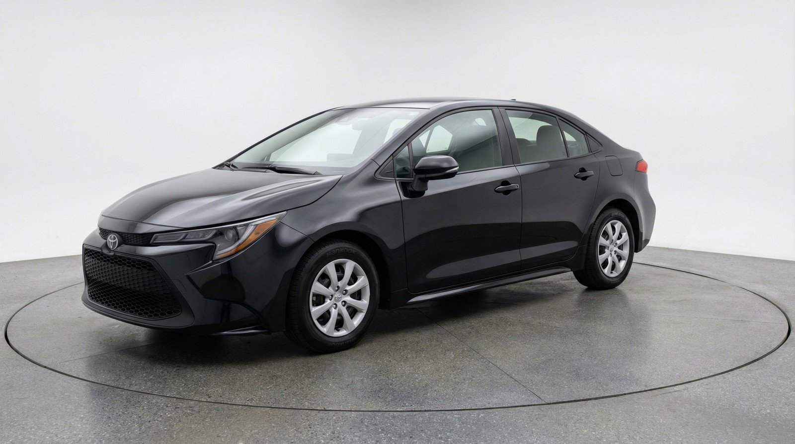 Used 2025 Toyota Corolla LE FWD image 3