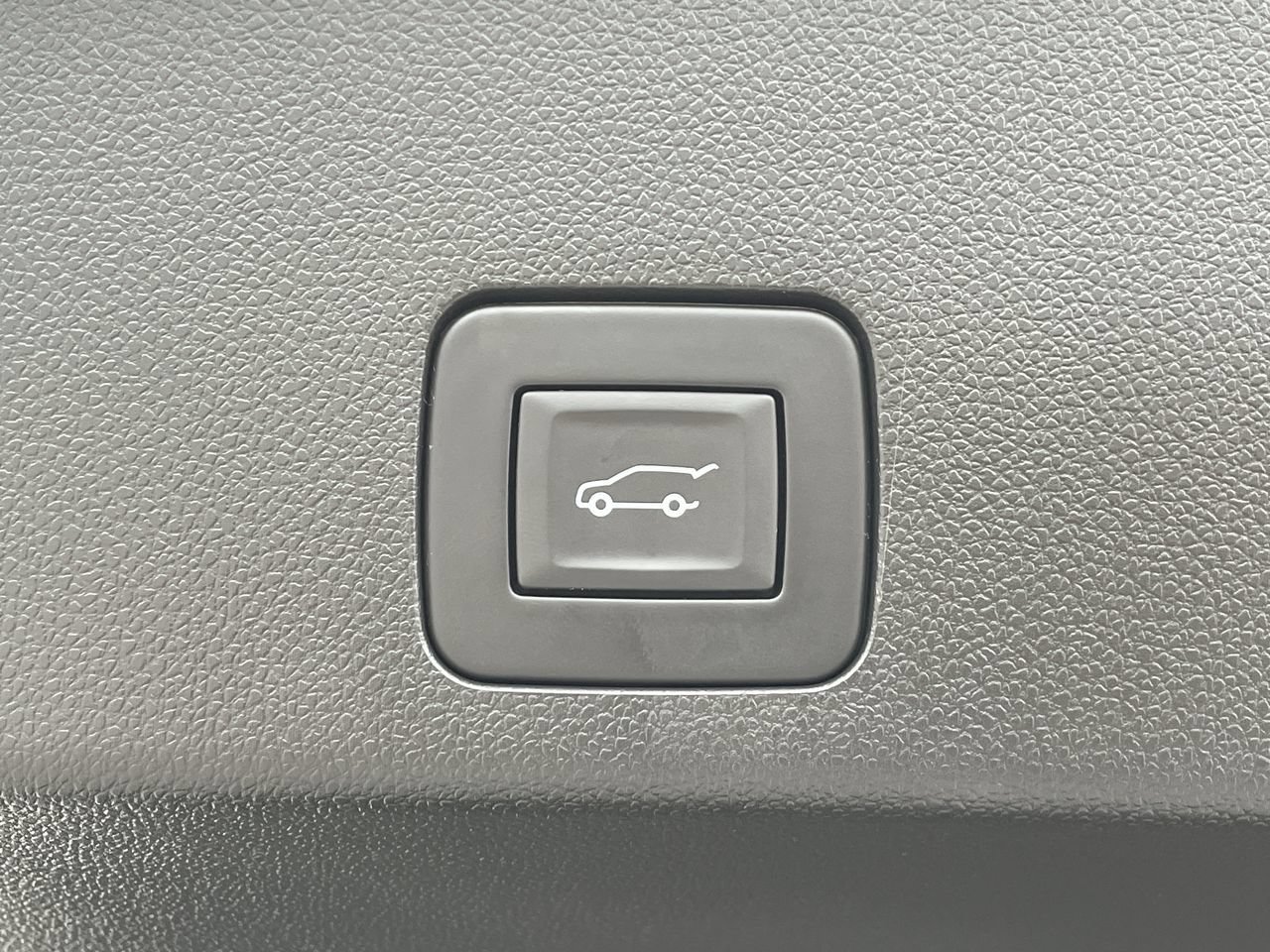 Used 2024 Buick Encore GX Avenir w/ Avenir Convenience Package AWD/4WD image 10