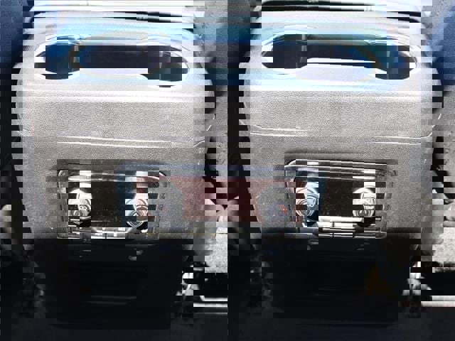 Used 2023 Chevrolet Suburban Z71 image 32