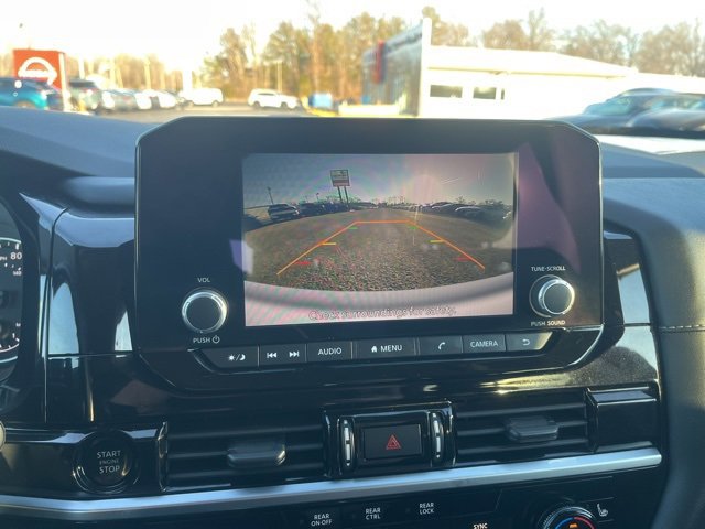 Used 2025 Nissan Pathfinder SV image 26