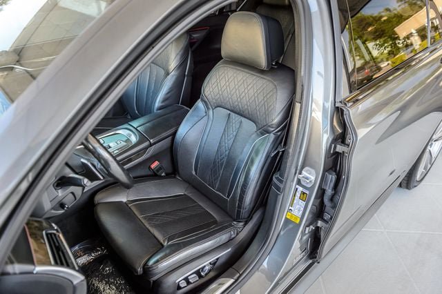 Used 2016 BMW 740i image 38