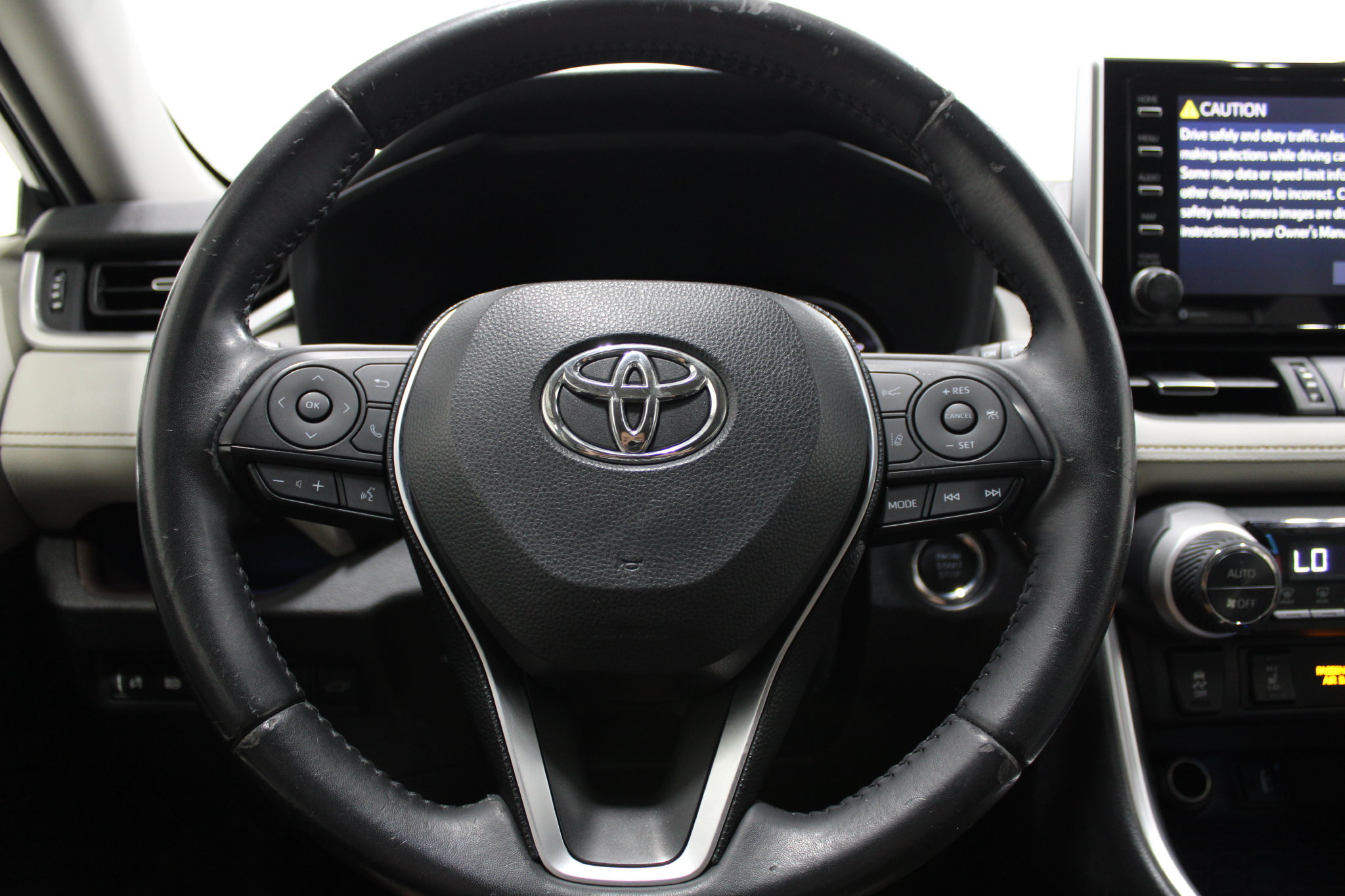Used 2019 Toyota RAV4 Limited AWD/4WD image 30