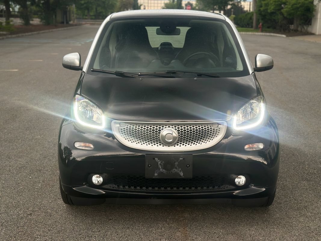 Used 2016 smart fortwo Prime RWD image 2