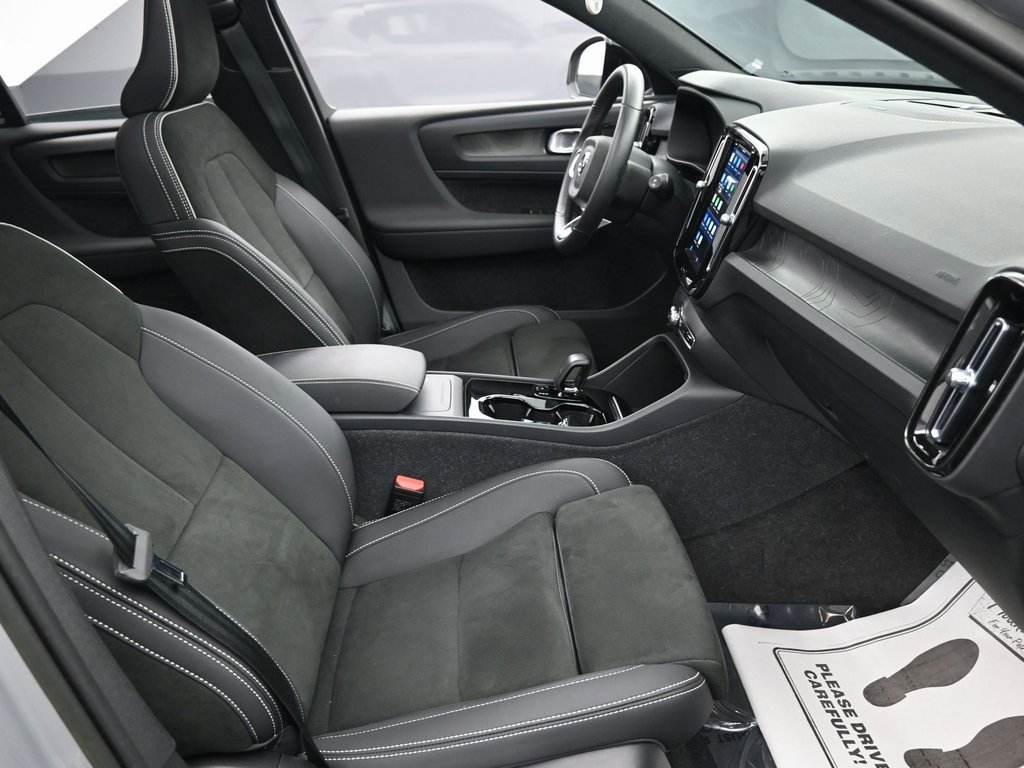 Used 2023 Volvo XC40 Recharge Ultimate w/ Protection Package Premier image 33