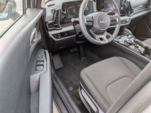 Used 2025 Kia Sportage LX FWD image 12