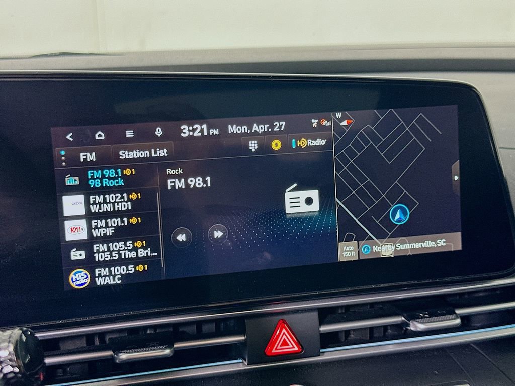 Used 2025 Hyundai Elantra SEL FWD image 28