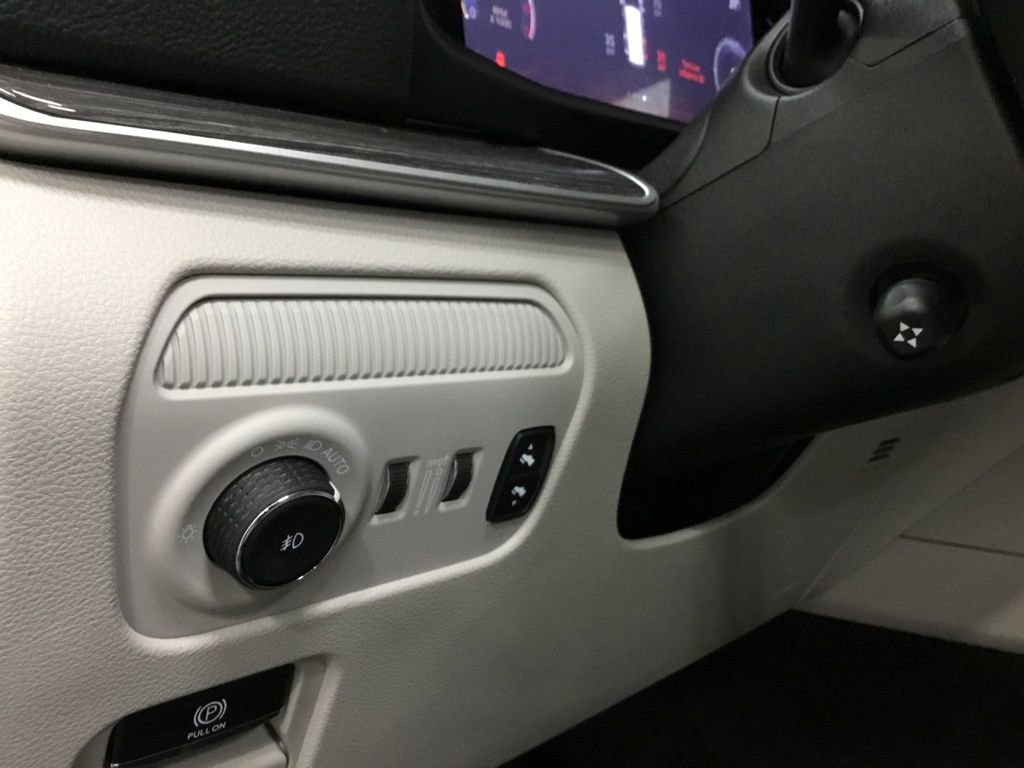 Used 2022 Jeep Wagoneer Series II AWD/4WD image 11