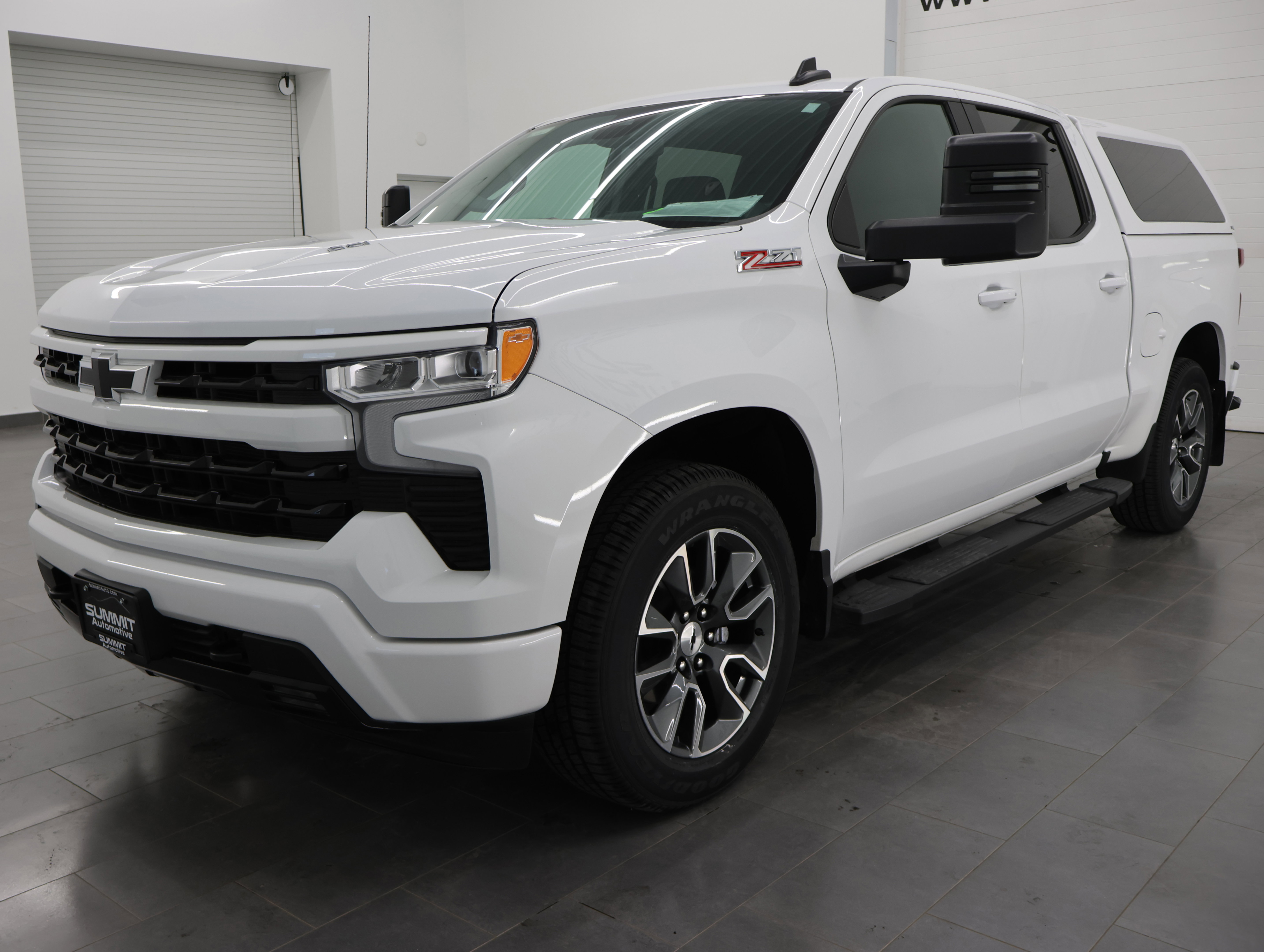 Used 2023 Chevrolet Silverado 1500 RST AWD/4WD image 6