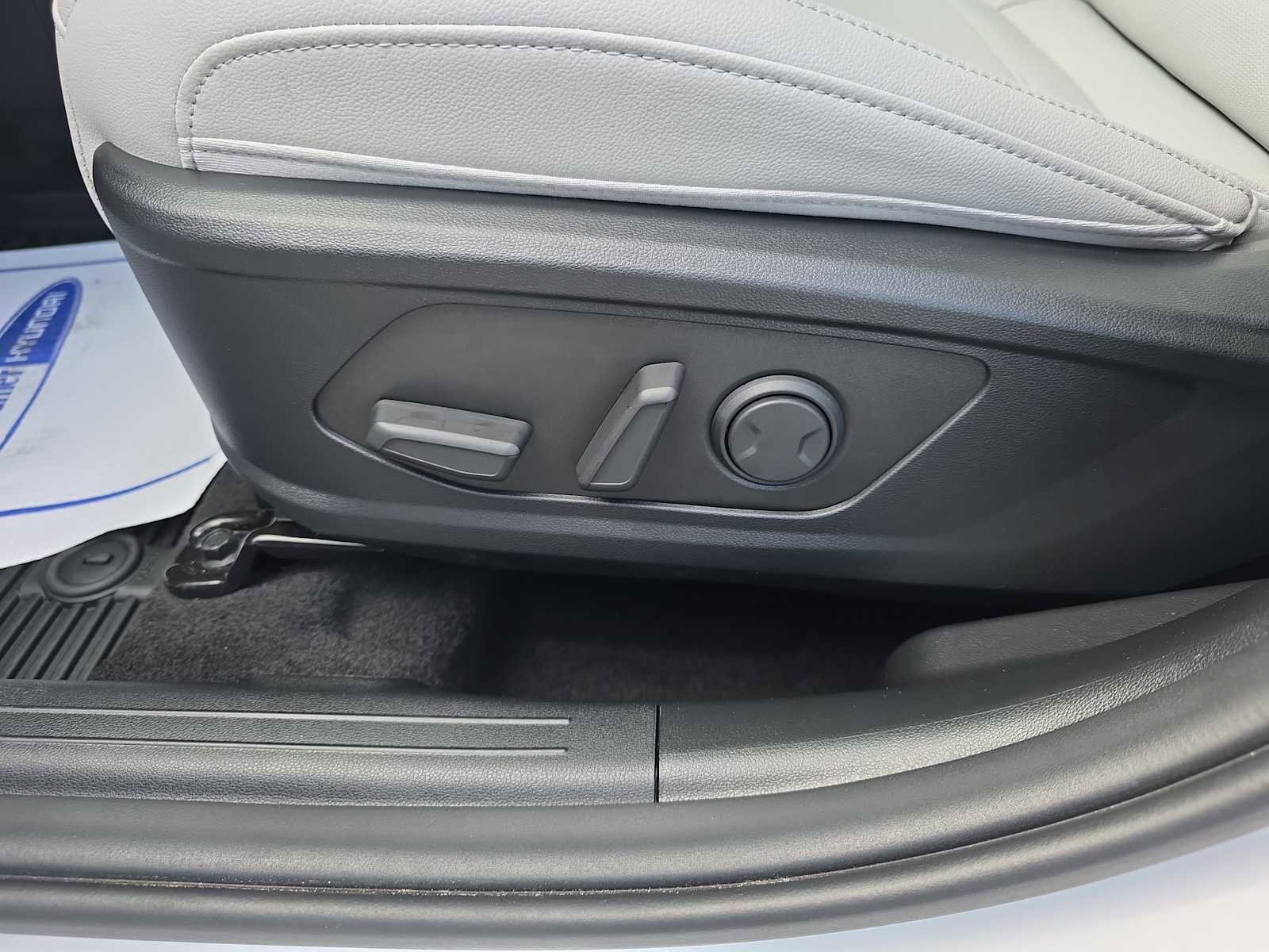 Used 2025 Hyundai Santa Cruz SEL image 25