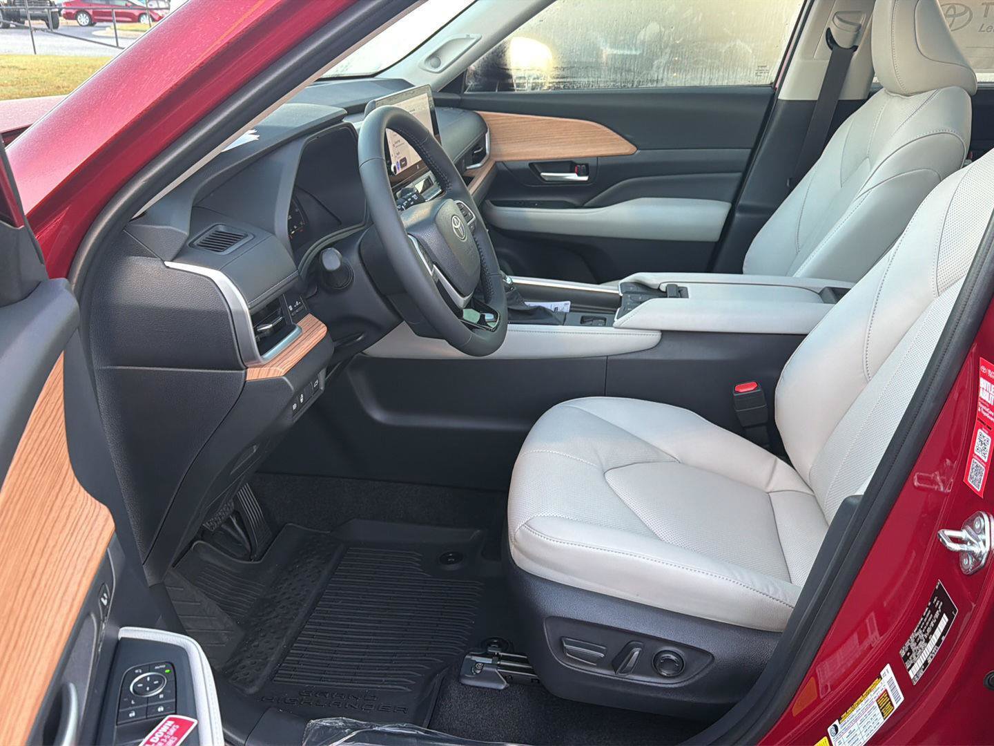 New 2026 Toyota Grand Highlander FWD image 10