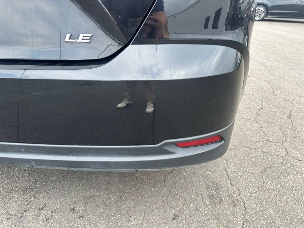 Used 2025 Toyota Camry LE FWD image 5