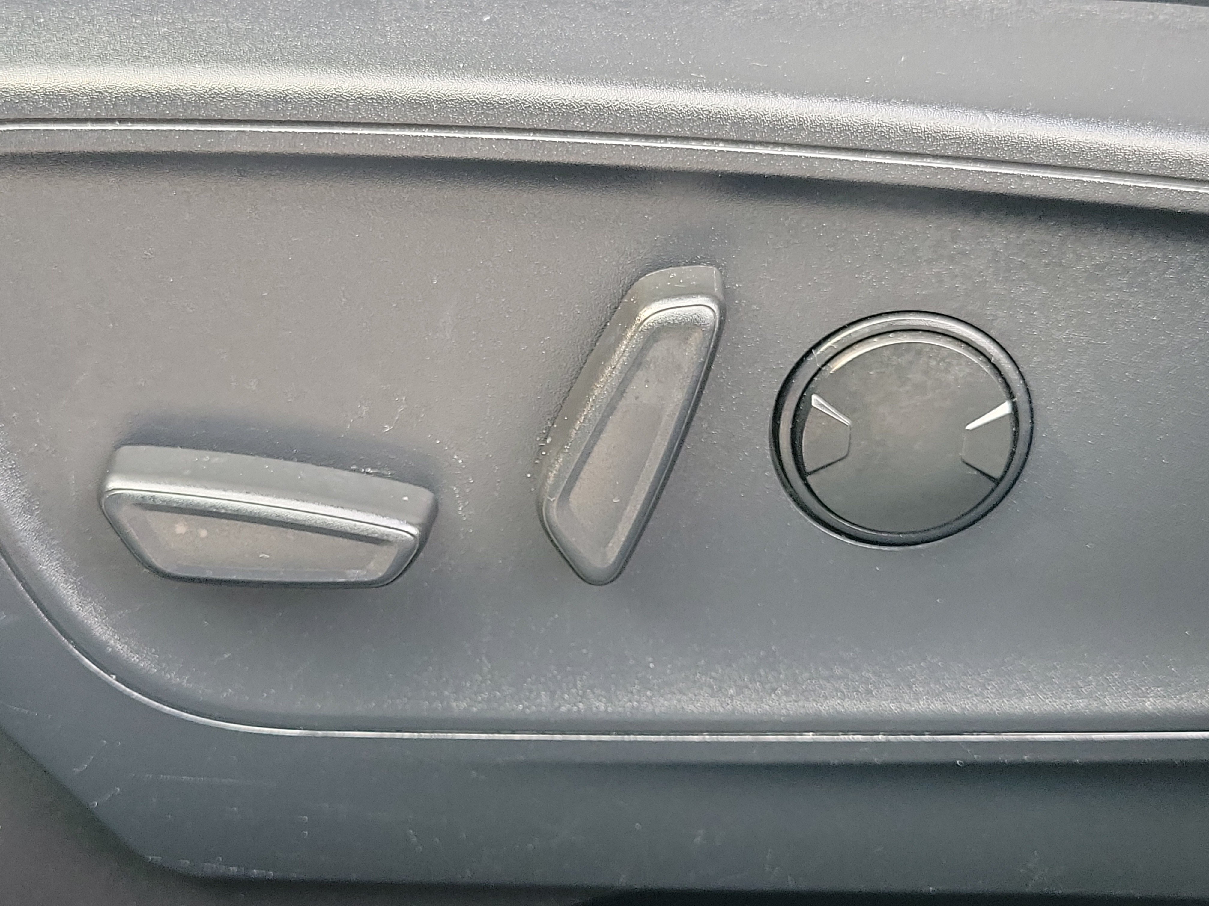 Used 2025 Ford Escape ST-Line FWD image 21