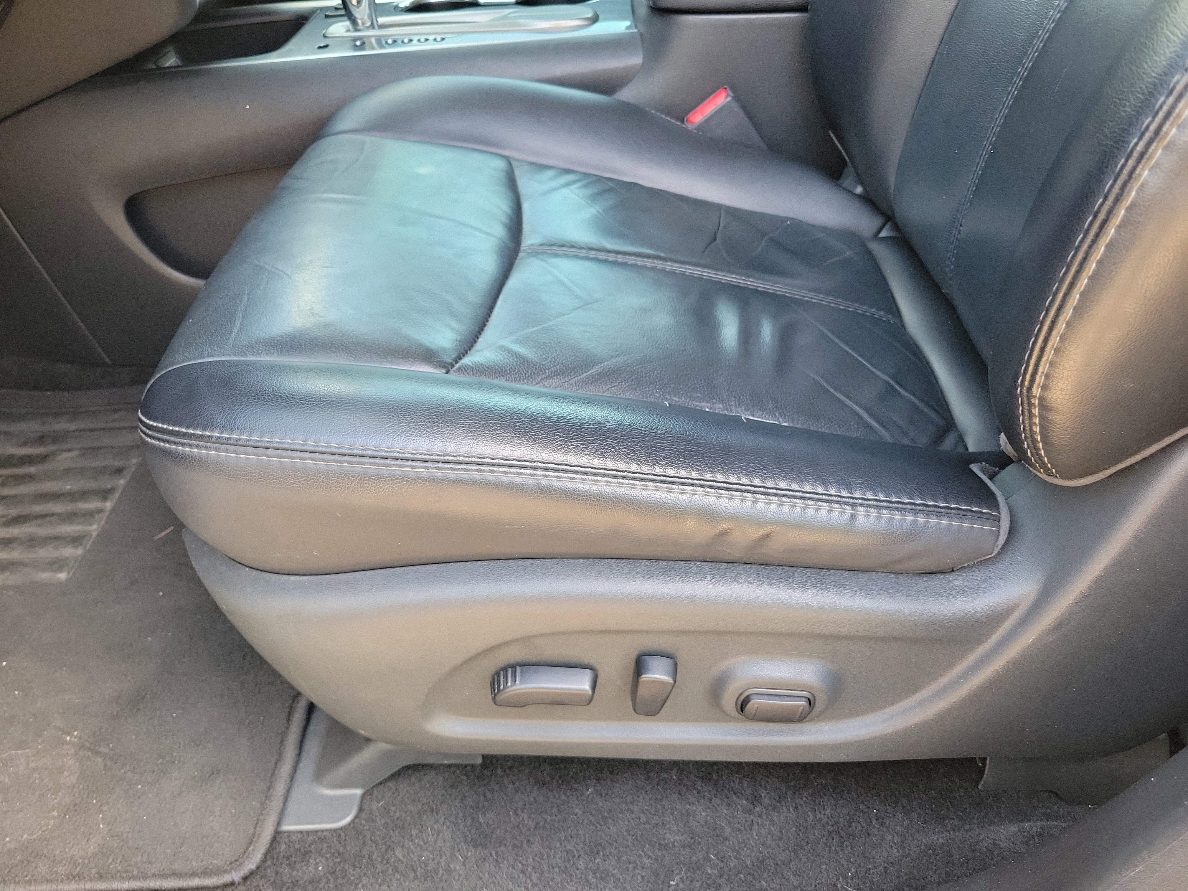 Used 2018 Nissan Pathfinder SL FWD image 5
