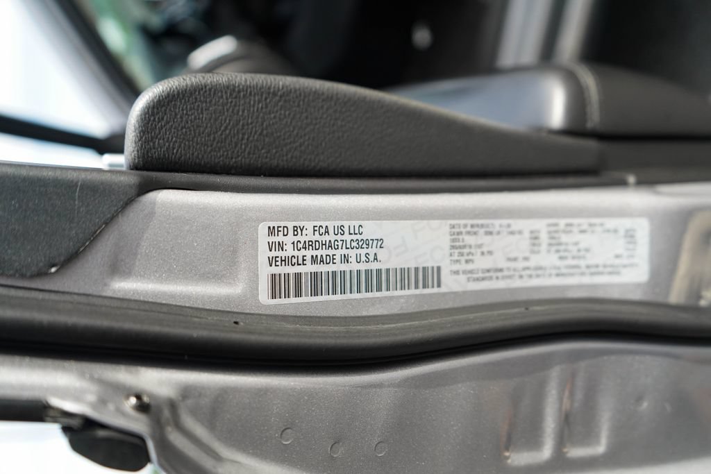 Used 2020 Dodge Durango SXT w/ 3rd Row Seating Group RWD image 36