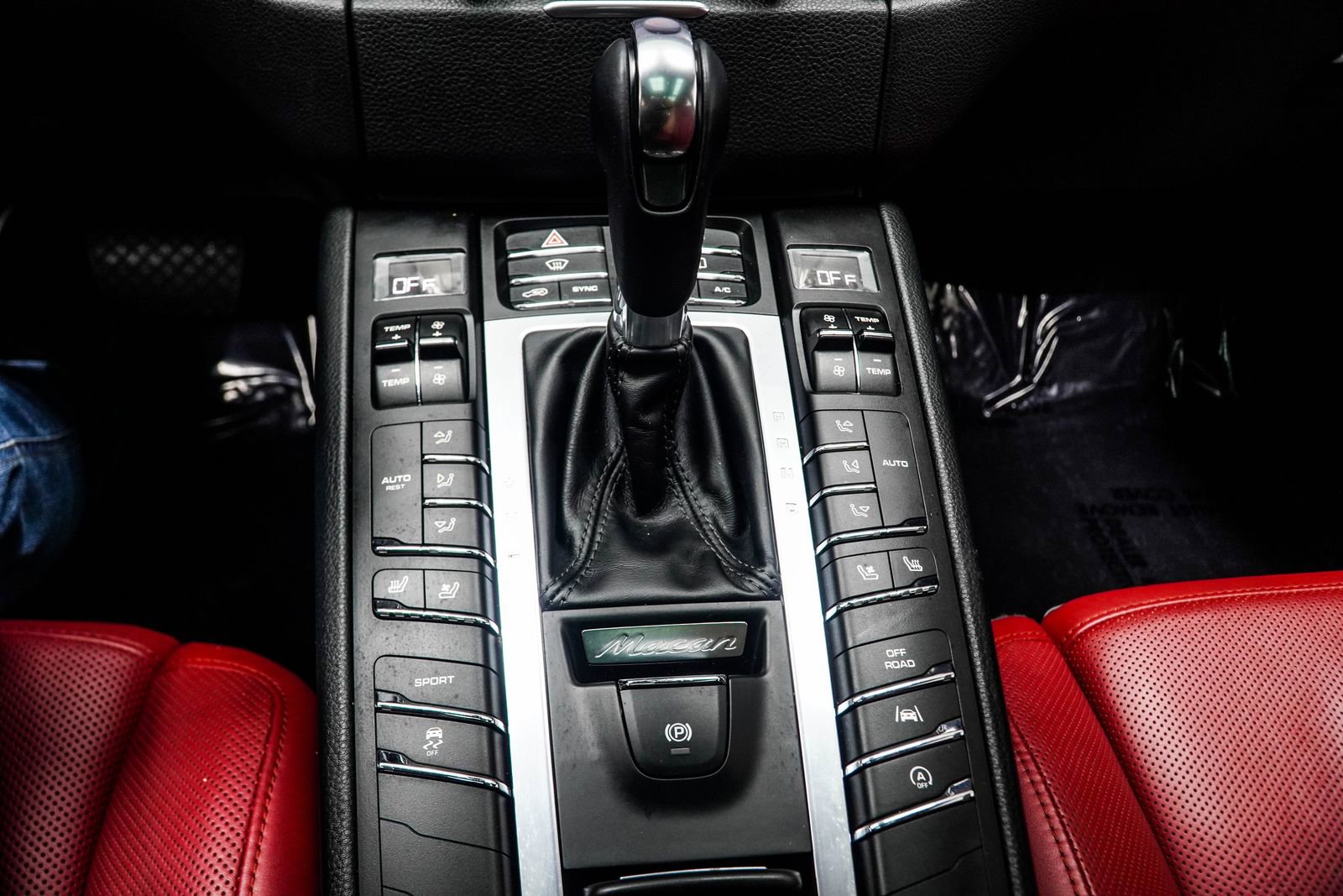 Used 2018 Porsche Macan S image 23