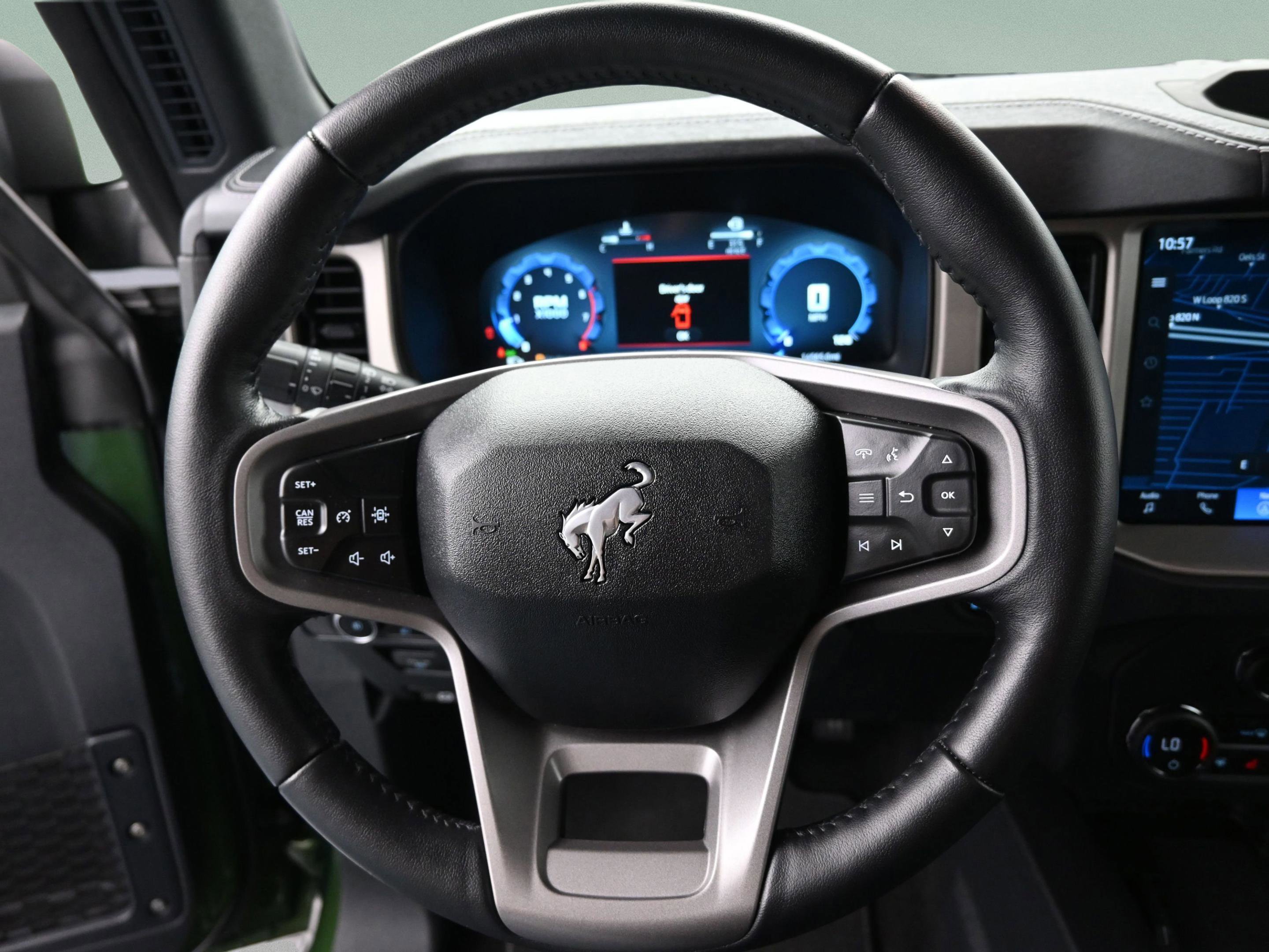 Used 2025 Ford Bronco Outer Banks AWD/4WD image 45