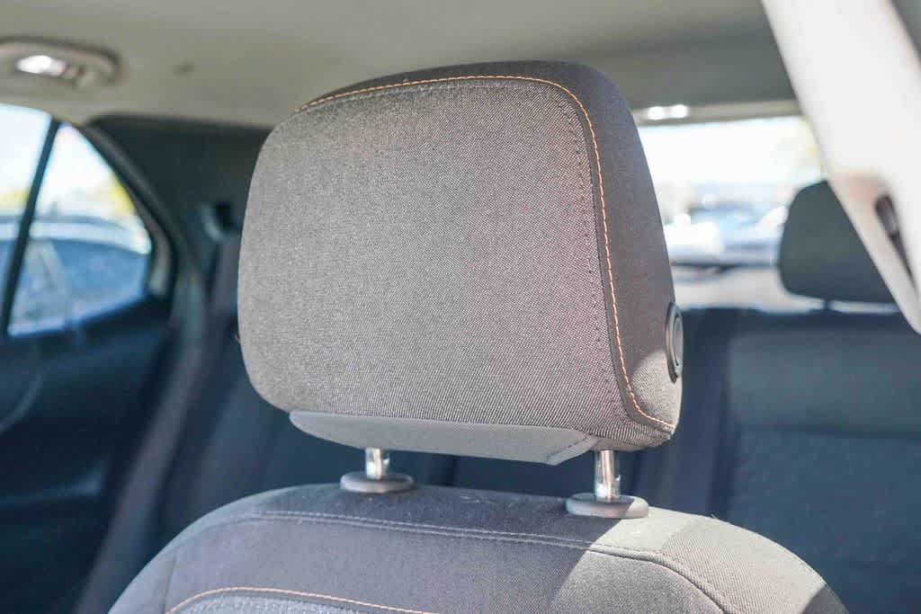 Used 2020 Chevrolet Equinox LT FWD image 24