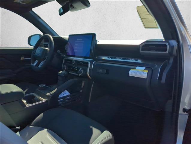 Certified 2025 Toyota Tacoma TRD Off-Road AWD/4WD image 27