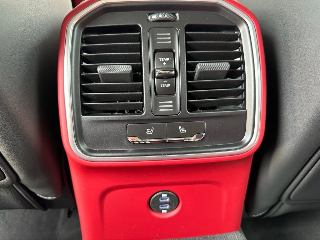 Used 2025 Porsche Macan GTS image 34