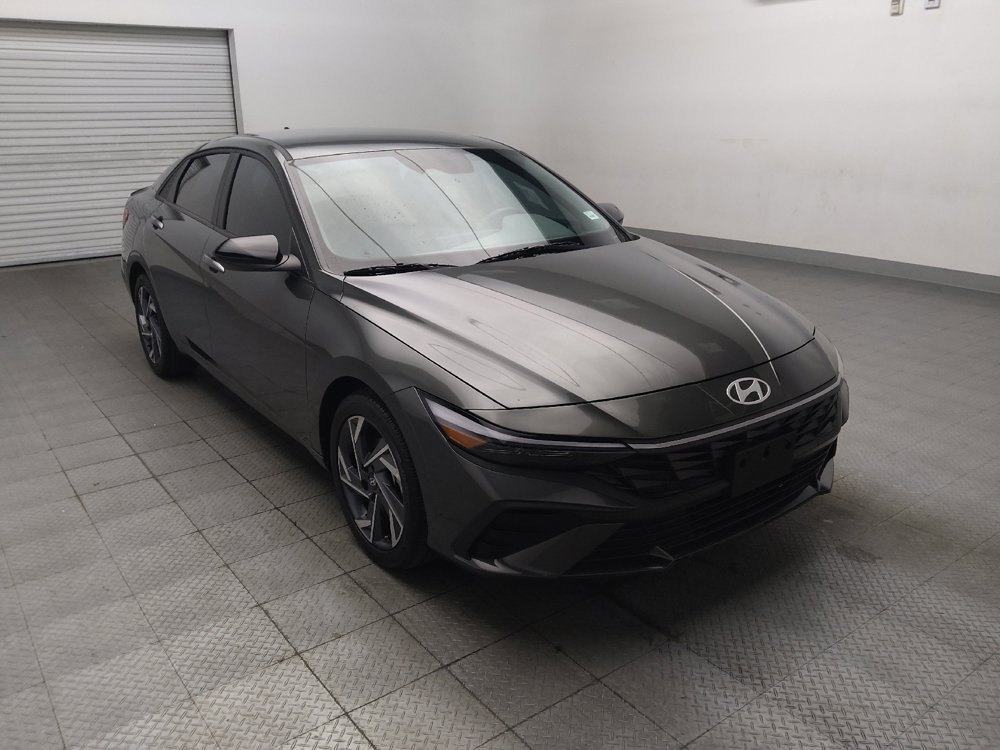 Used 2025 Hyundai Elantra Sport FWD image 13