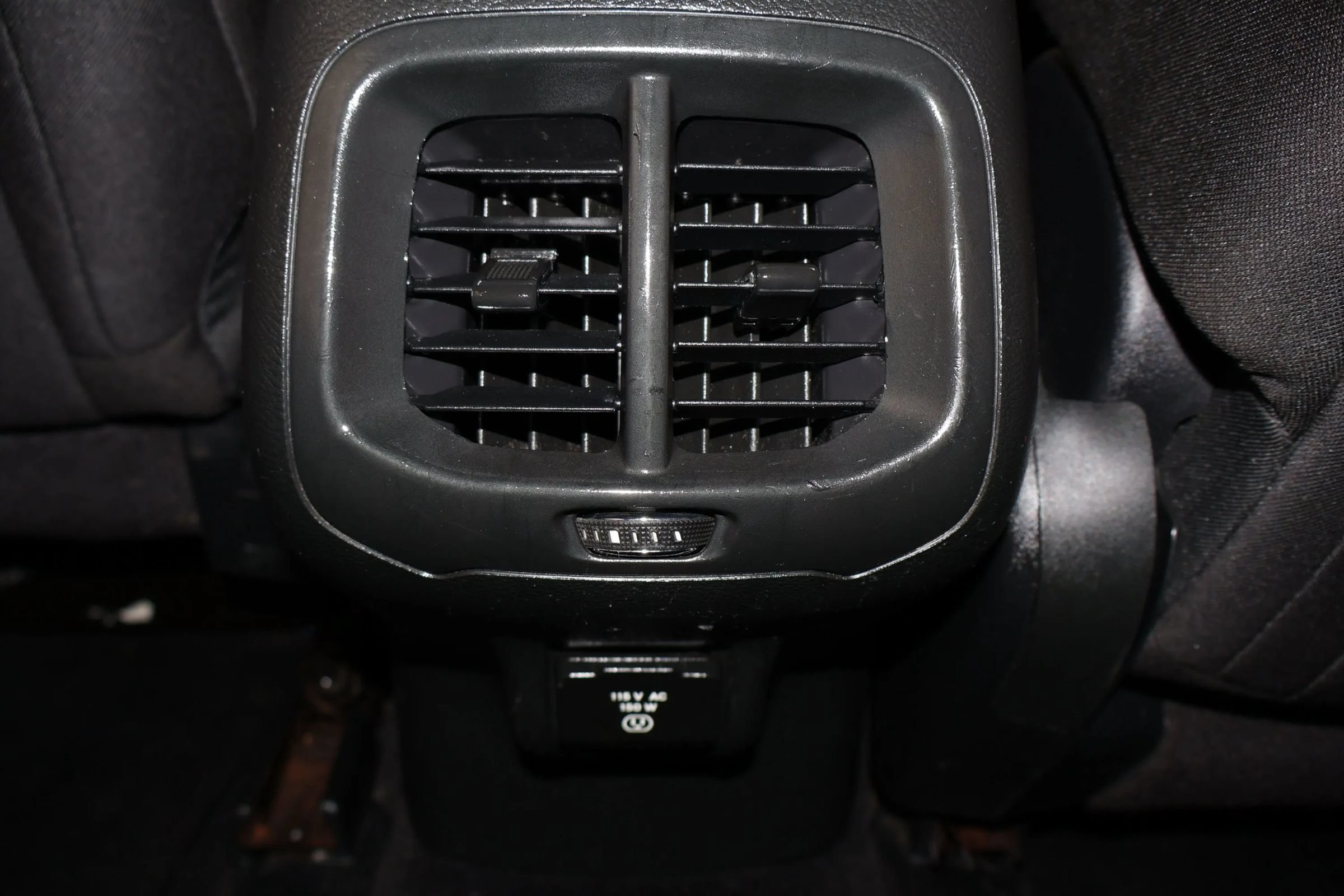 Used 2014 Jeep Cherokee Latitude w/ Cold Weather Group AWD/4WD image 25