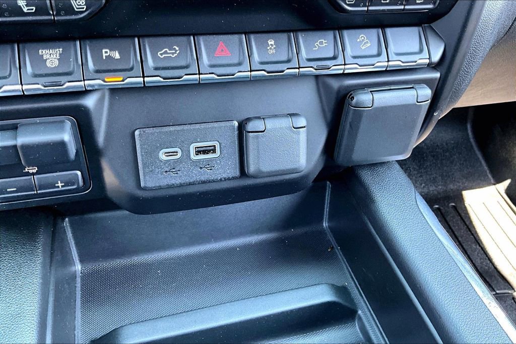 Used 2022 Chevrolet Silverado 2500 LTZ w/ LTZ Plus Package AWD/4WD image 16