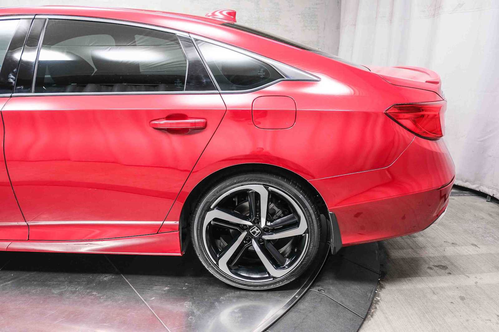 Used 2018 Honda Accord Sport image 8