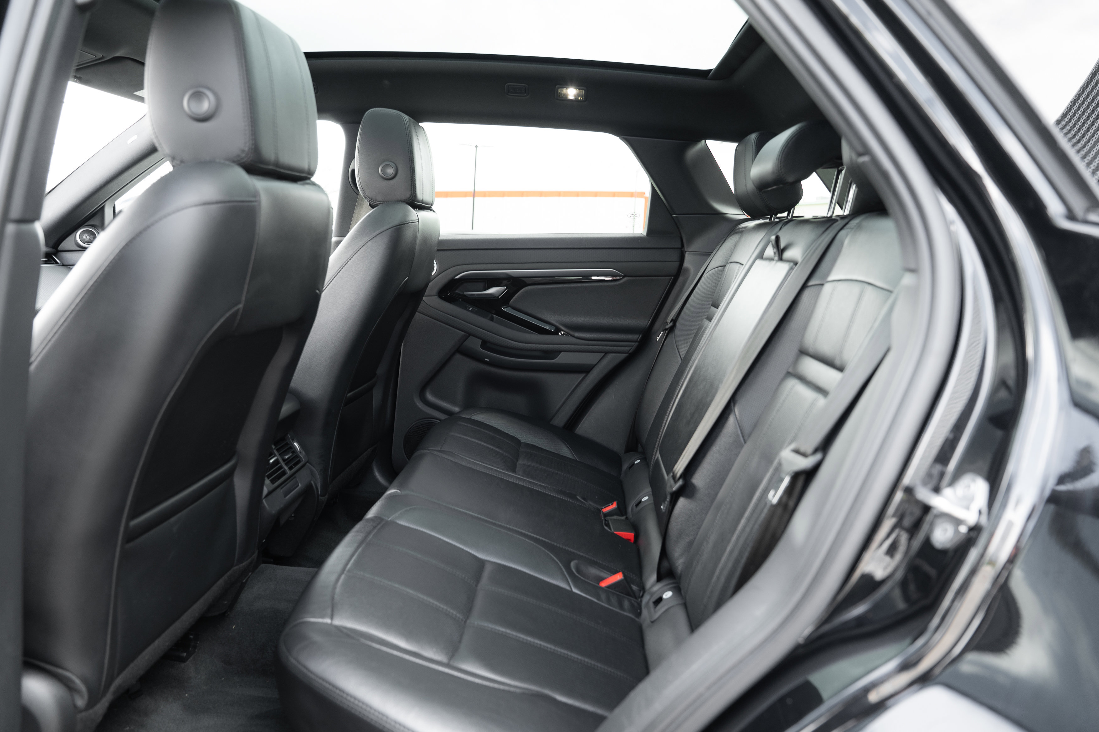 Used 2020 Land Rover Range Rover Evoque S image 24