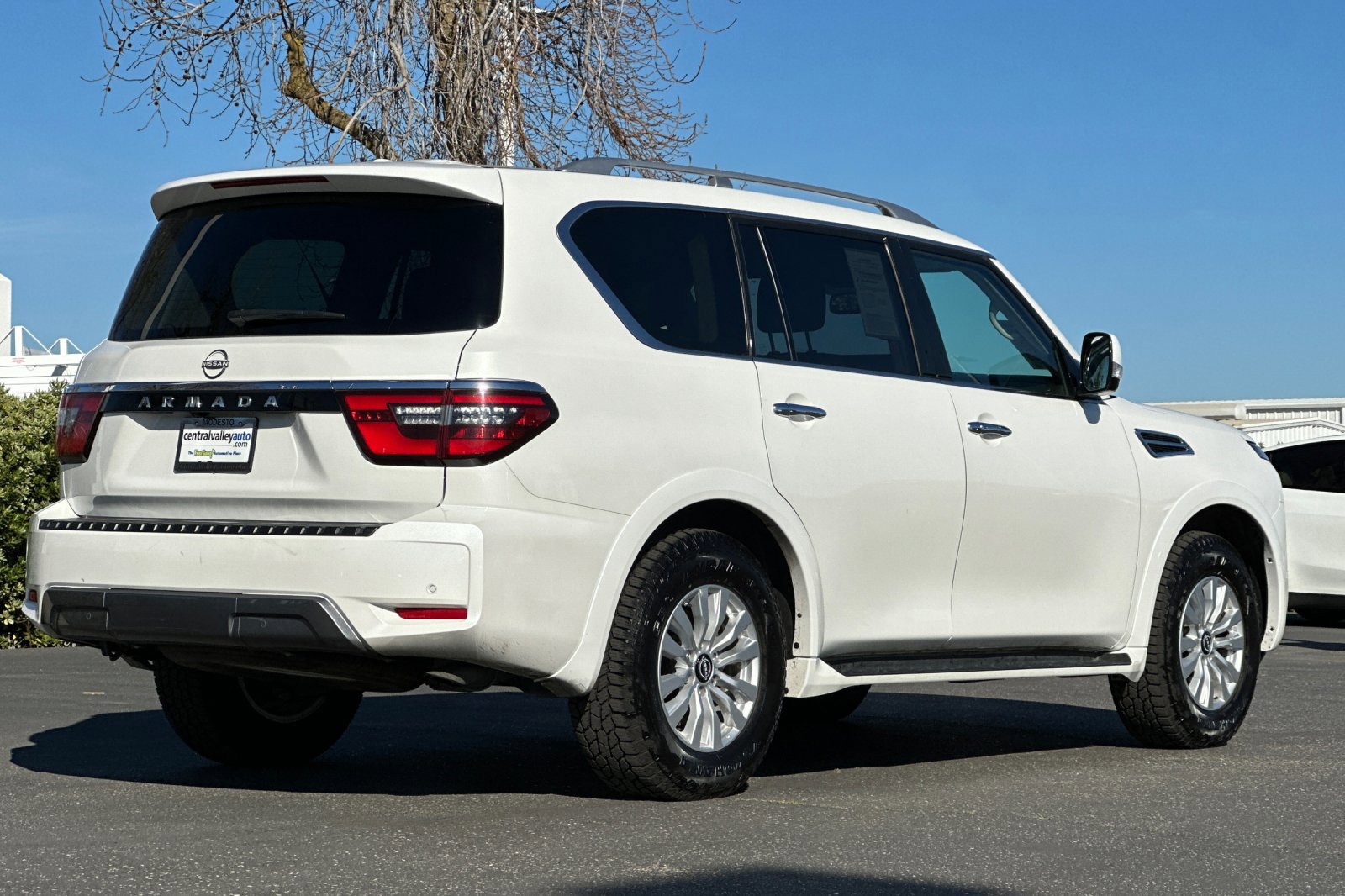 Used 2024 Nissan Armada SV RWD image 4