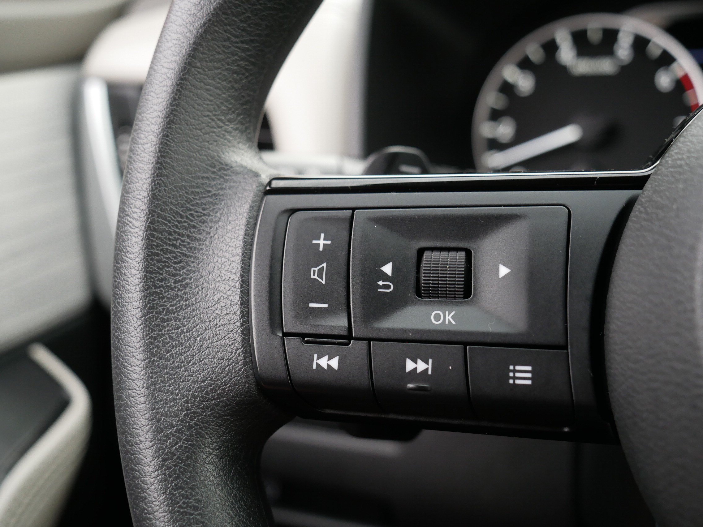 Certified 2023 Nissan Rogue SV AWD/4WD image 28