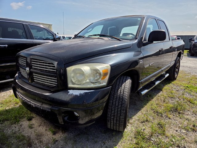 Used 2015 RAM 1500 Express RWD image 2
