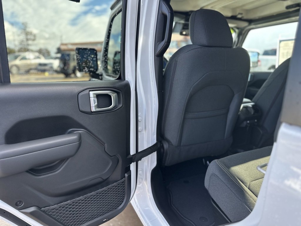 Certified 2025 Jeep Gladiator Sport image 12