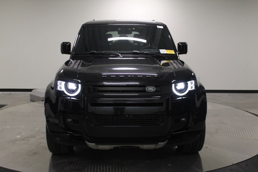 Certified 2024 Land Rover Defender 130 V8 image 12