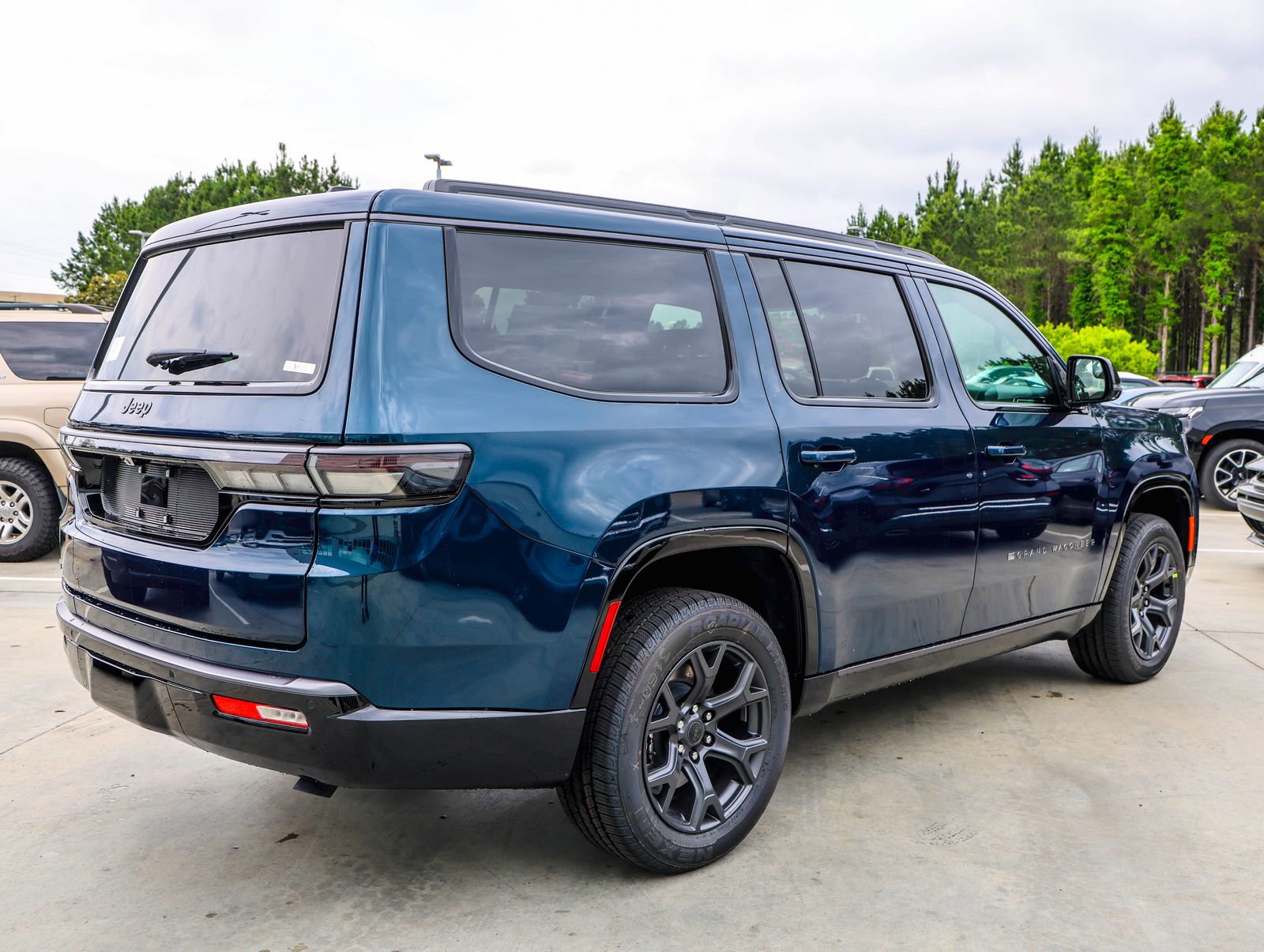 New 2026 Jeep Grand Wagoneer Limited AWD/4WD image 10