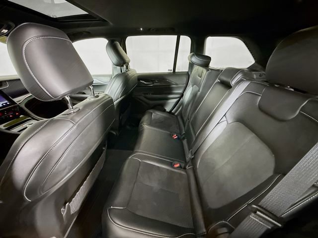 Used 2023 Jeep Grand Cherokee Altitude image 24