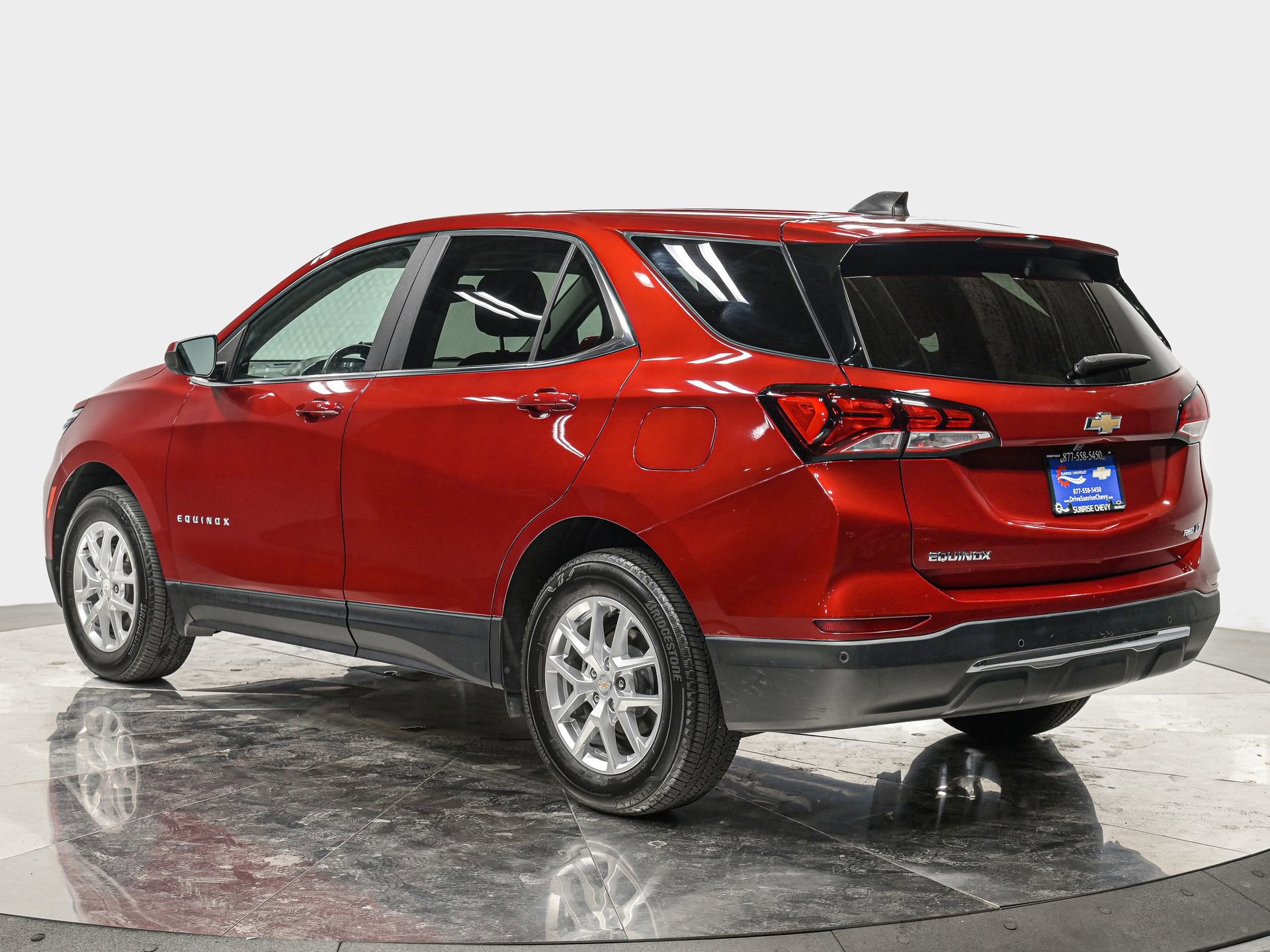 Used 2023 Chevrolet Equinox LT AWD/4WD image 4