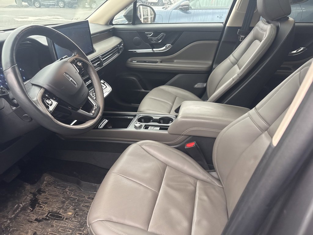 Used 2023 Lincoln Corsair Reserve w/ Equipment Group 201A image 8