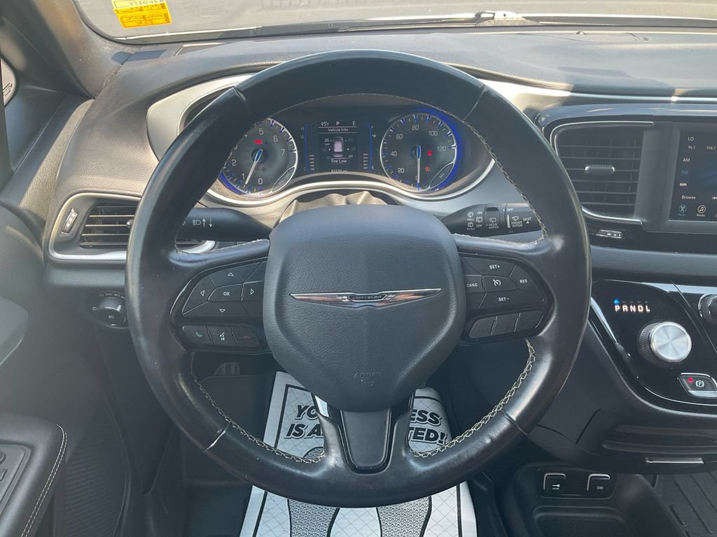 Used 2020 Chrysler Pacifica Touring w/ S Appearance Package FWD image 22