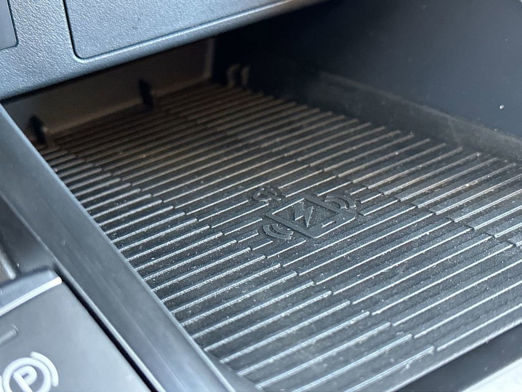 New 2025 Nissan Kicks SR image 13