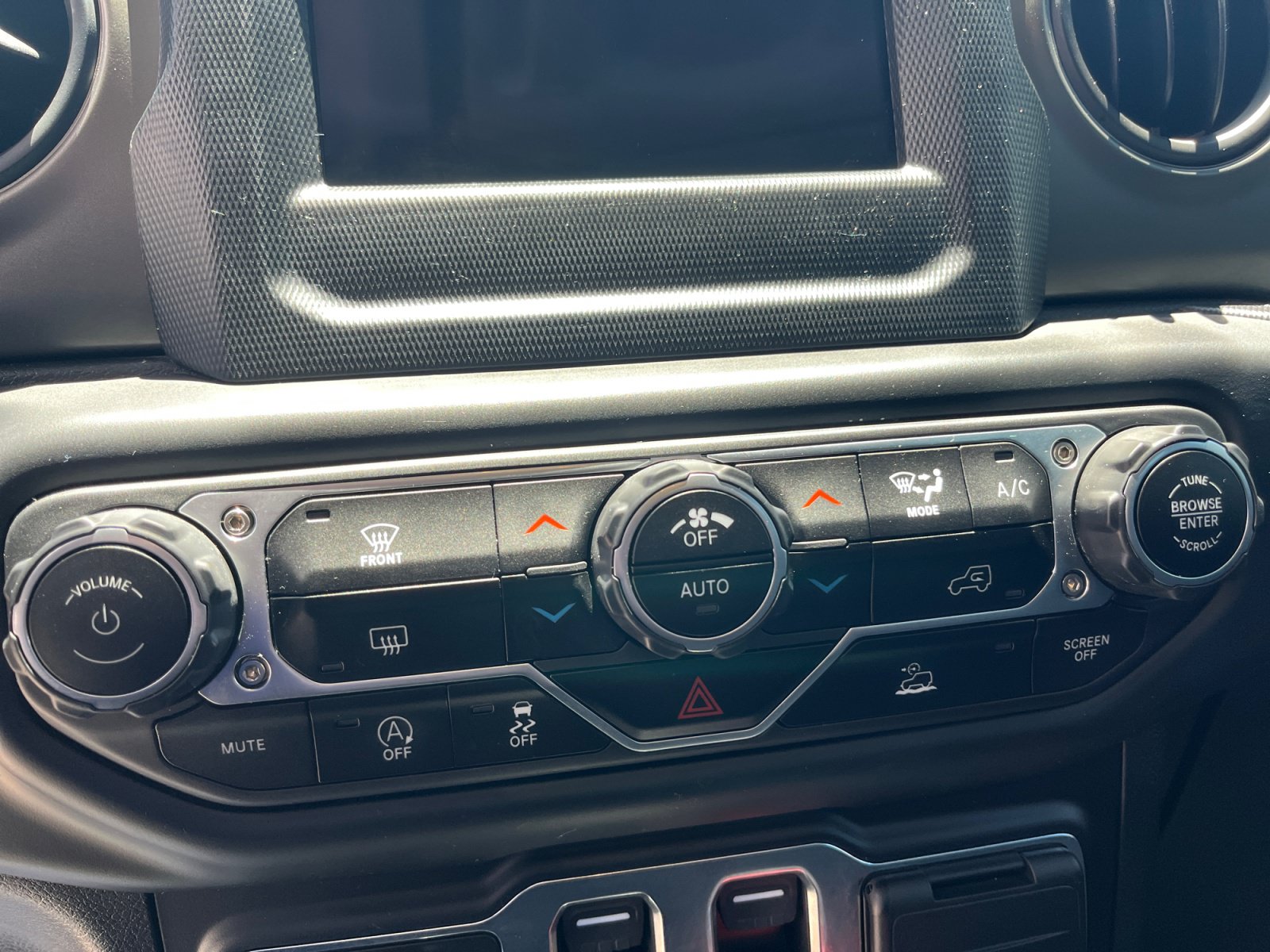 Used 2023 Jeep Wrangler Sport AWD/4WD image 22