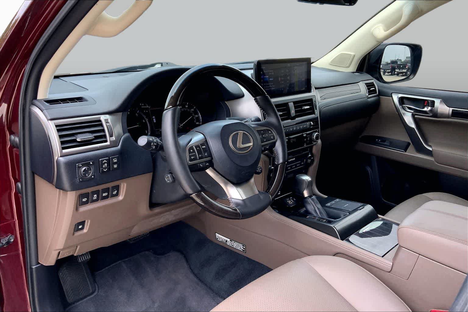 Used 2022 Lexus GX 460 Luxury w/ Sport Design Package AWD/4WD image 18