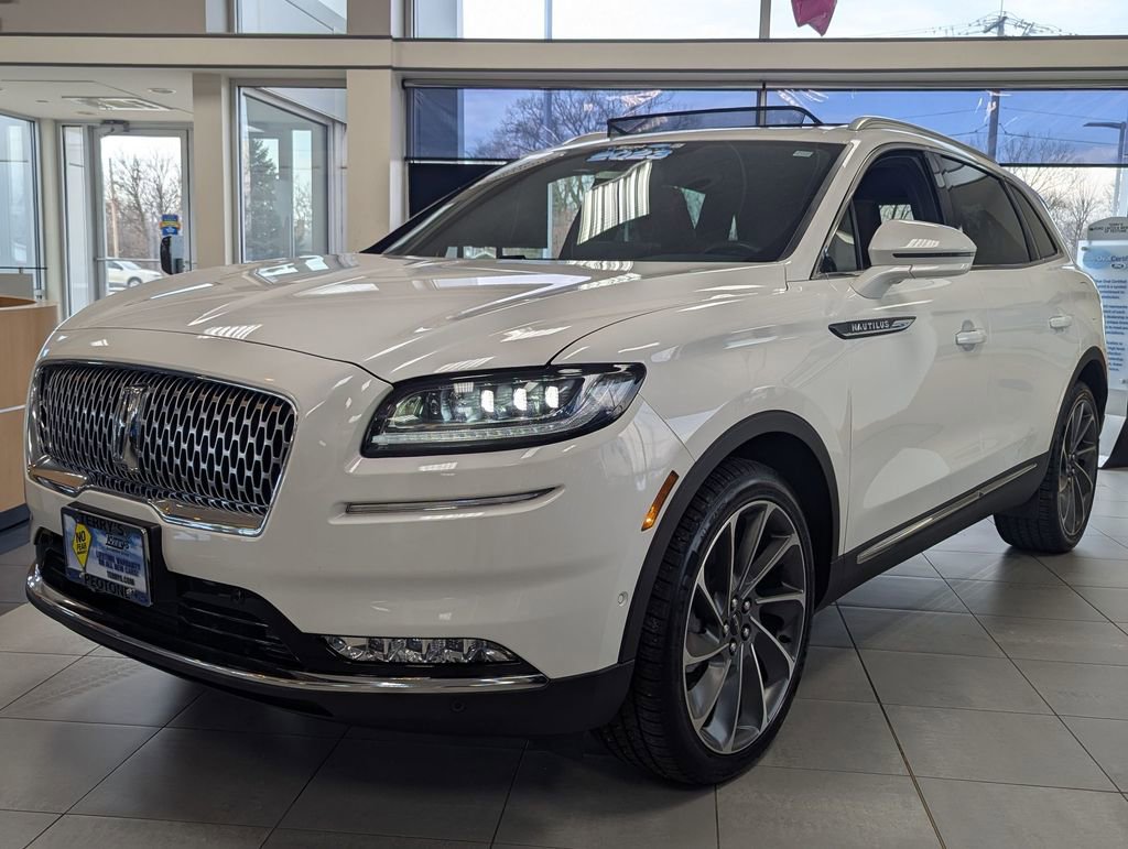 Used 2023 Lincoln Nautilus Reserve w/ Equipment Group 202A AWD/4WD video 1
